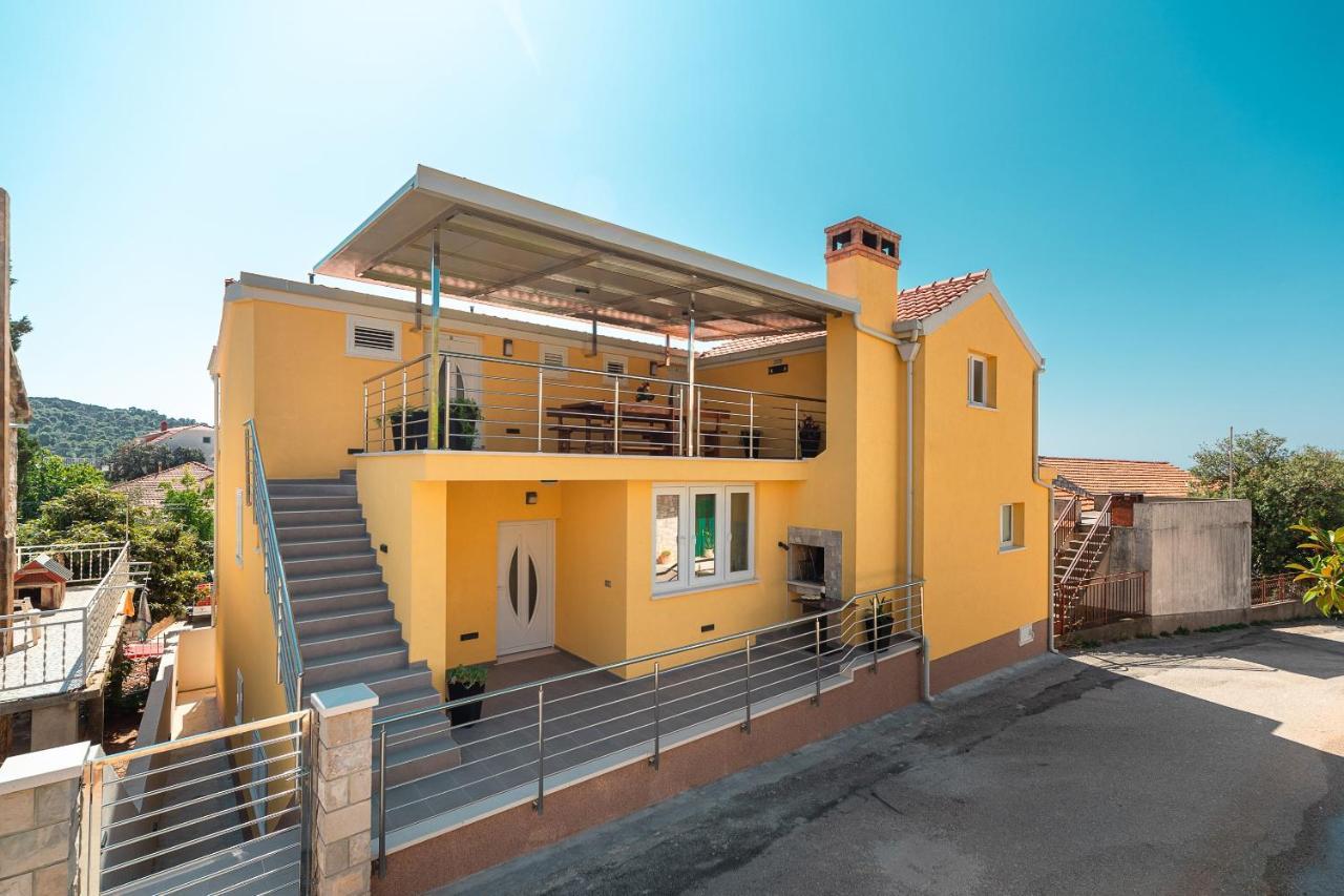 Fancy Apartments Dream Брна Екстериор снимка