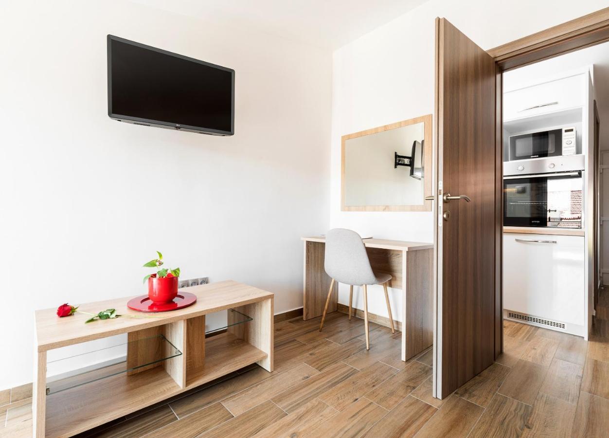 Fancy Apartments Dream Брна Екстериор снимка