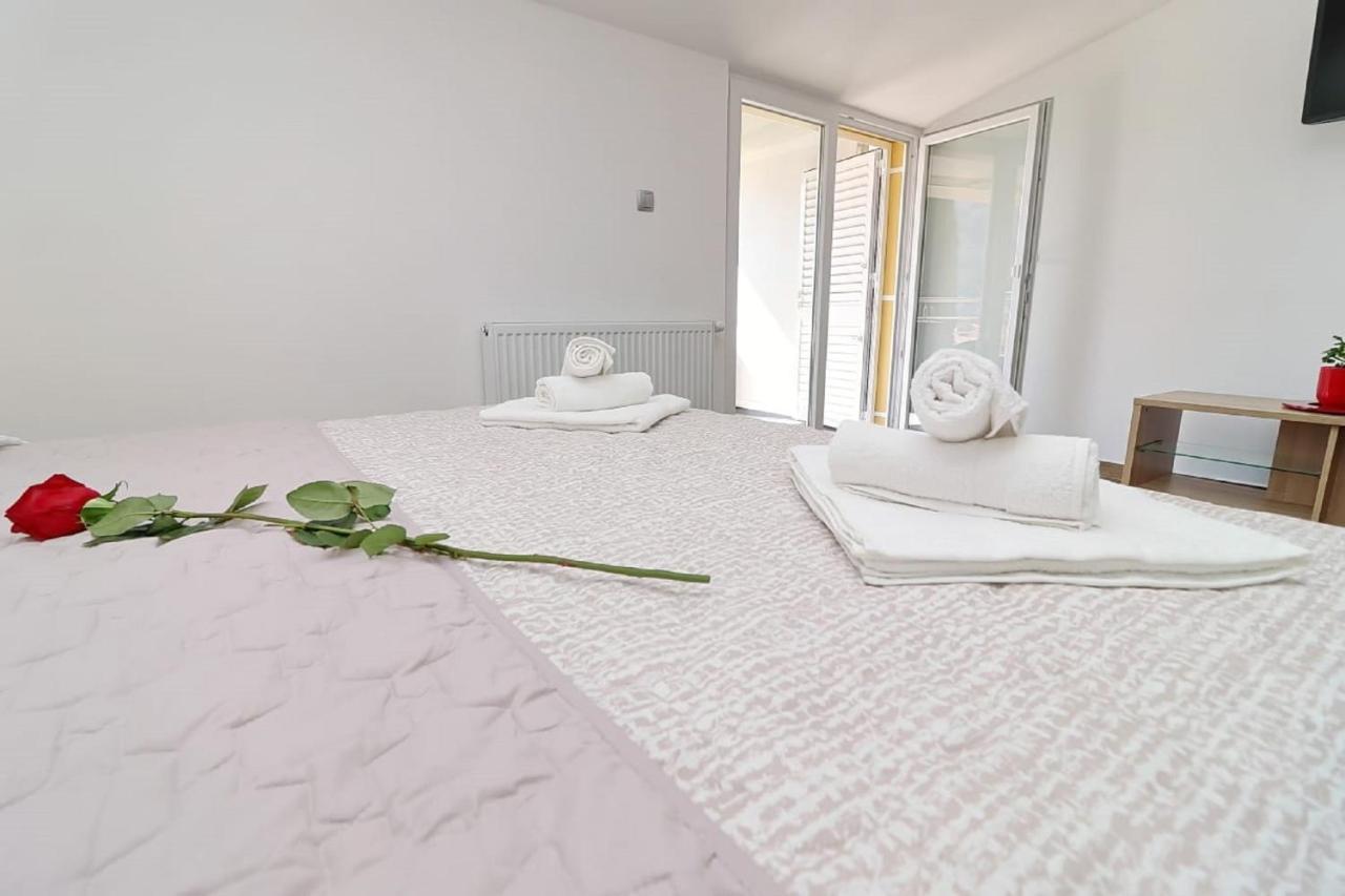 Fancy Apartments Dream Брна Екстериор снимка